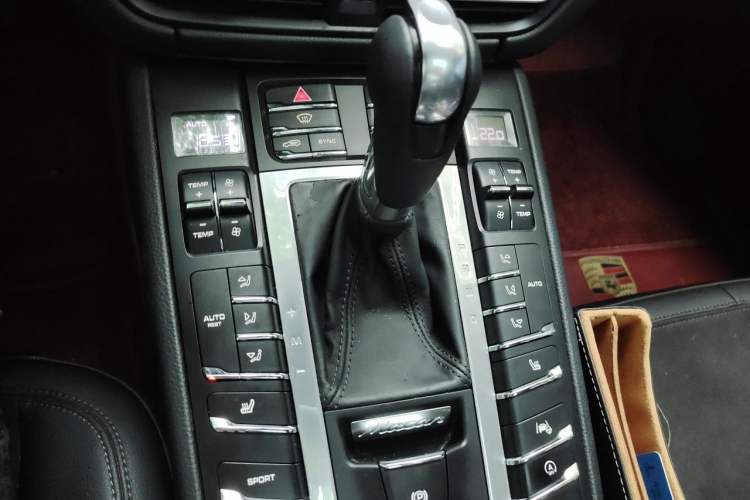 Used Porsche Macan 2021 Macan 2.0T Gear Lever