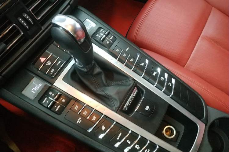 Used Porsche Macan 2021 Macan 2.0T Gear Lever