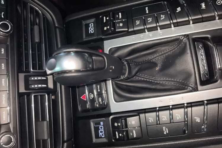 Used Porsche Macan 2021 Macan S 3.0T Gear Lever
