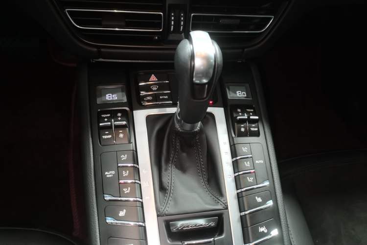 Used Porsche Macan 2021 Macan 2.0T Gear Lever