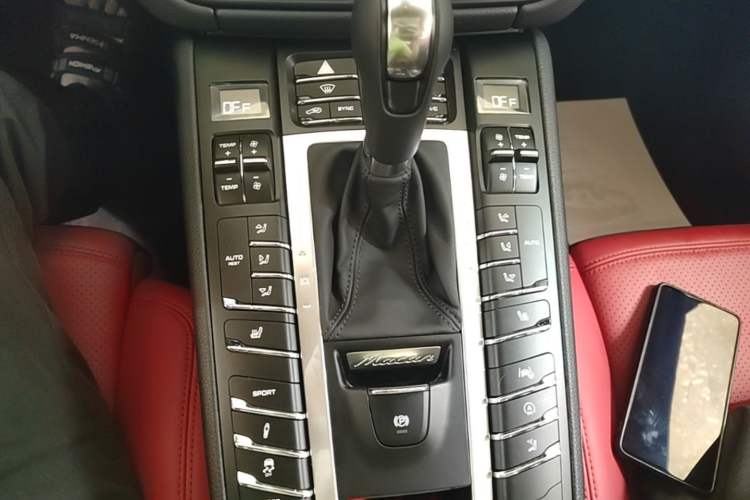 Used Porsche Macan 2021 Macan 2.0T Gear Lever