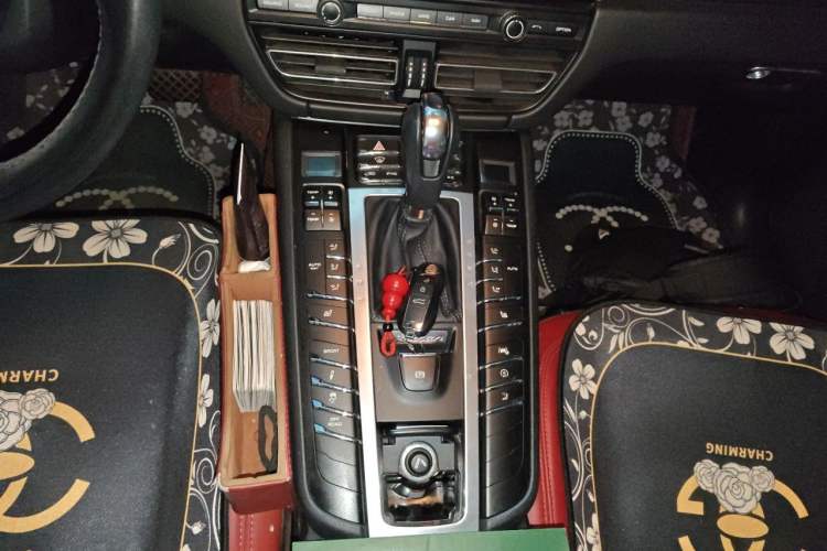 Used Porsche Macan 2021 Macan 2.0T Gear Lever