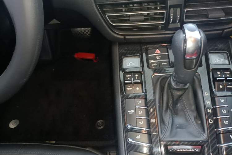 Used Porsche Macan 2021 Macan 2.0T Gear Lever