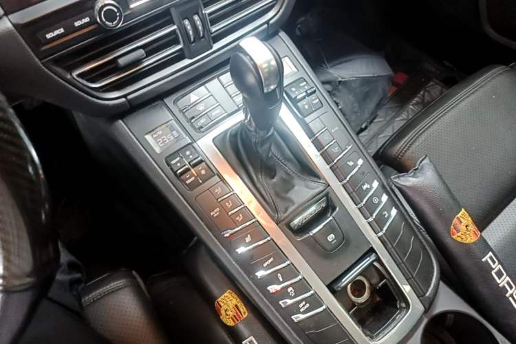 Used Porsche Macan 2021 Macan 2.0T Gear Lever