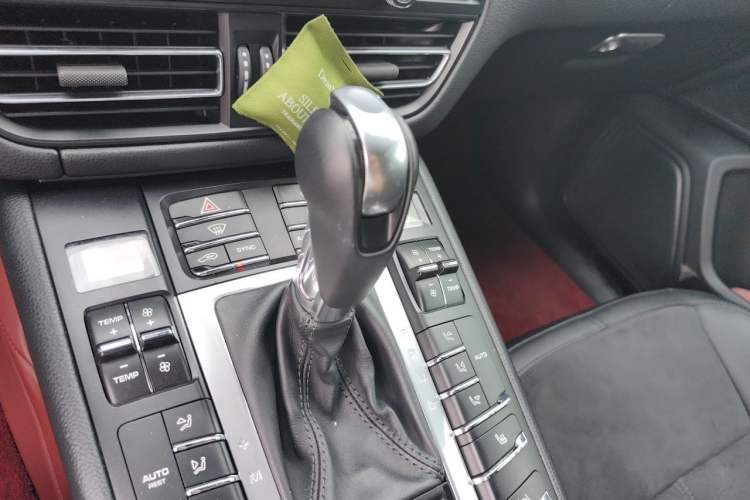 Used Porsche Macan 2021 Macan 2.0T Gear Lever