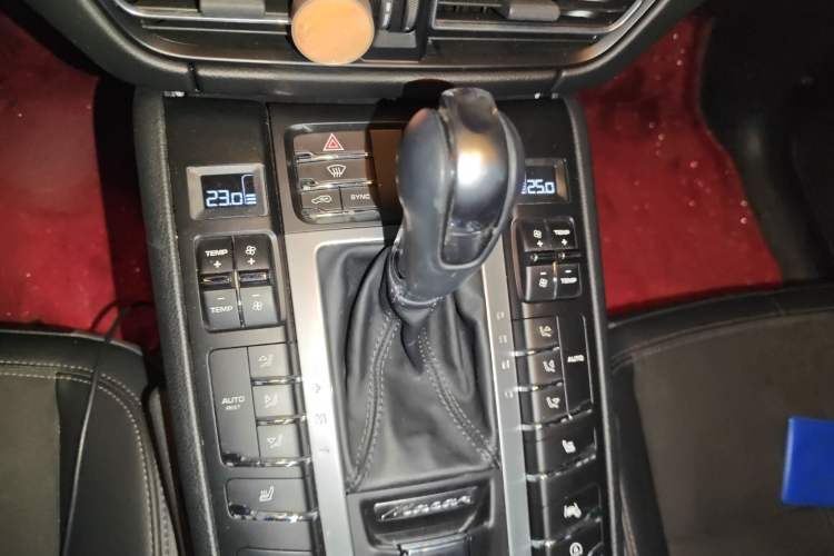 Used Porsche Macan 2021 Macan 2.0T Gear Lever