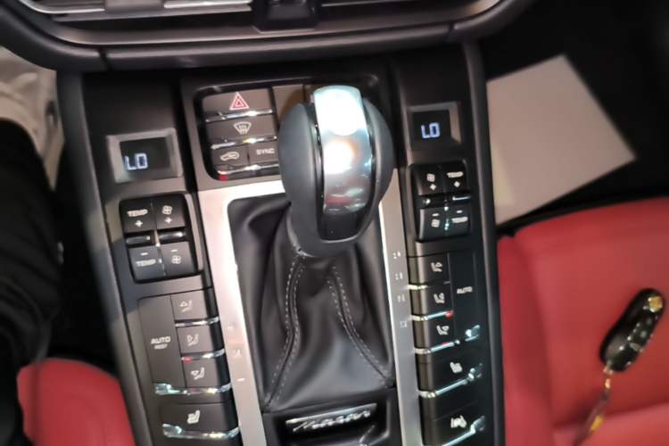 Used Porsche Macan 2021 Macan 2.0T Gear Lever