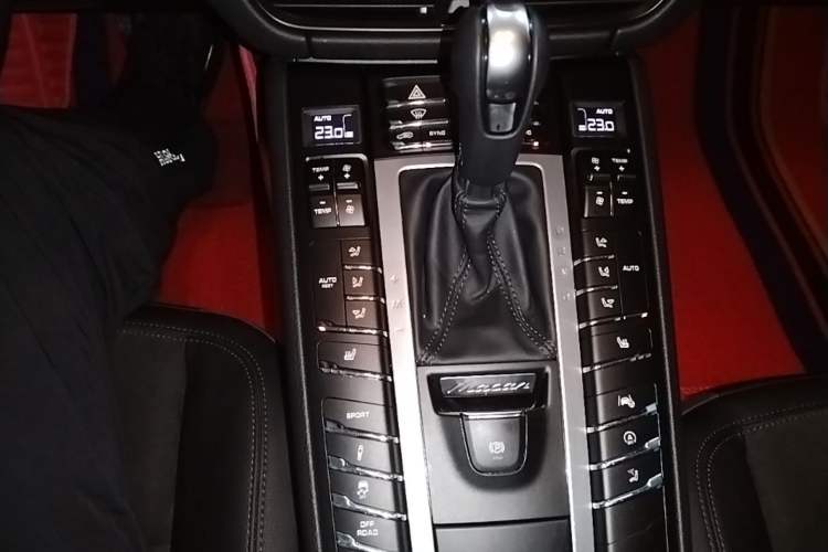 Used Porsche Macan 2021 Macan 2.0T Gear Lever