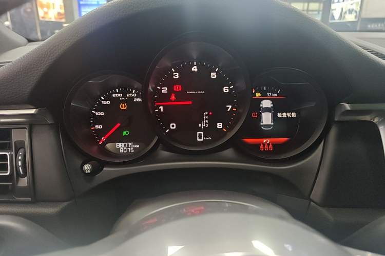 Used Porsche Macan 2021 Macan 2.0T Instrument Cluster
