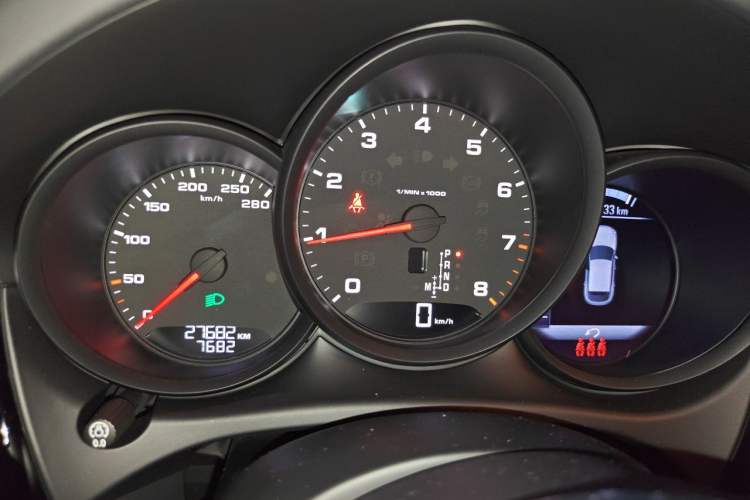 Used Porsche Macan 2021 Macan 2.0T Instrument Cluster