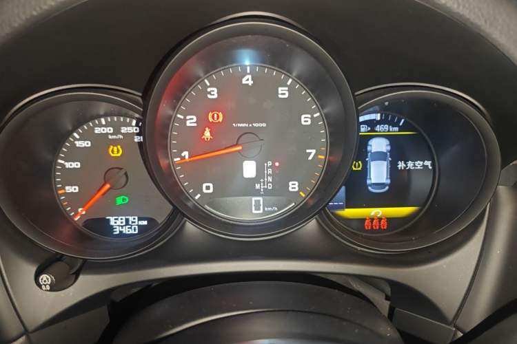 Used Porsche Macan 2021 Macan 2.0T Instrument Cluster
