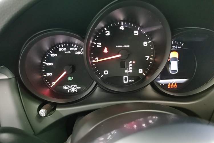 Used Porsche Macan 2021 Macan 2.0T Instrument Cluster
