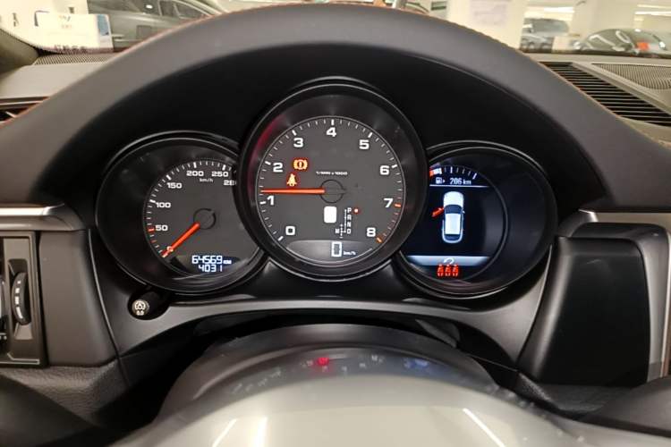 Used Porsche Macan 2021 Macan 2.0T Instrument Cluster