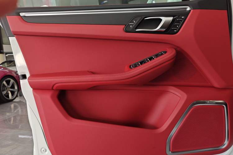 Used Porsche Macan 2021 Macan 2.0T Interior 10