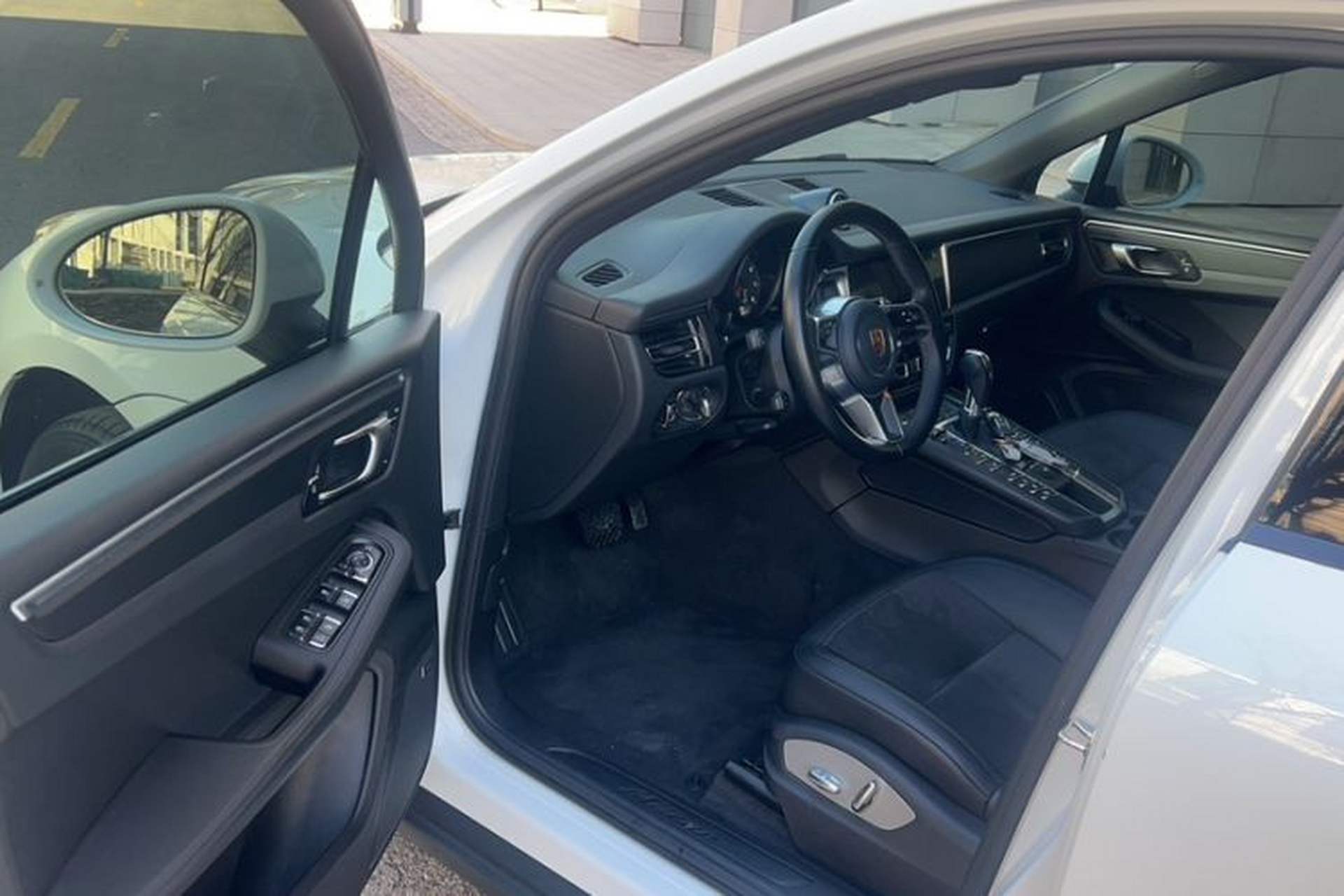 Used Porsche Macan 2021 Macan 2.0T Interior 2