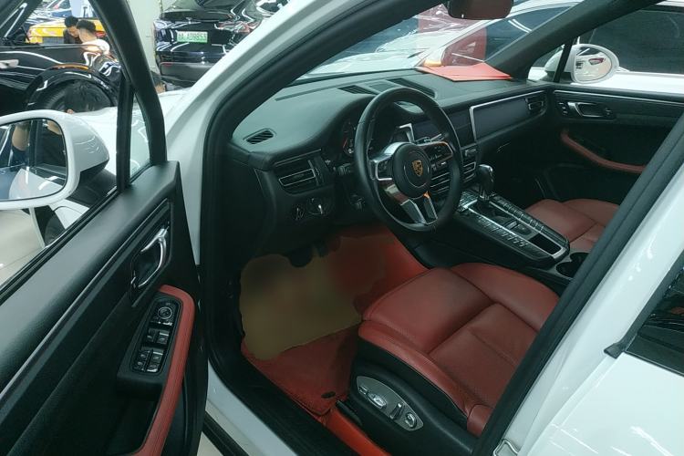 Used Porsche Macan 2021 Macan 2.0T Interior 3