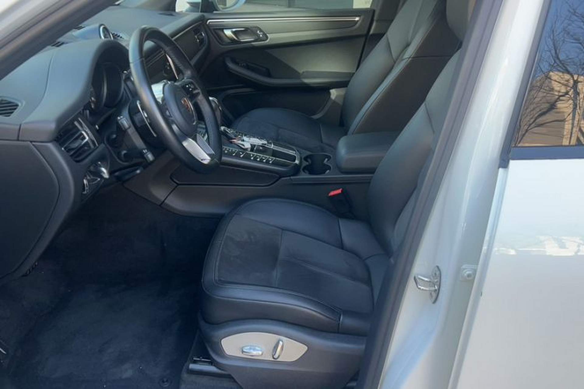 Used Porsche Macan 2021 Macan 2.0T Interior 4