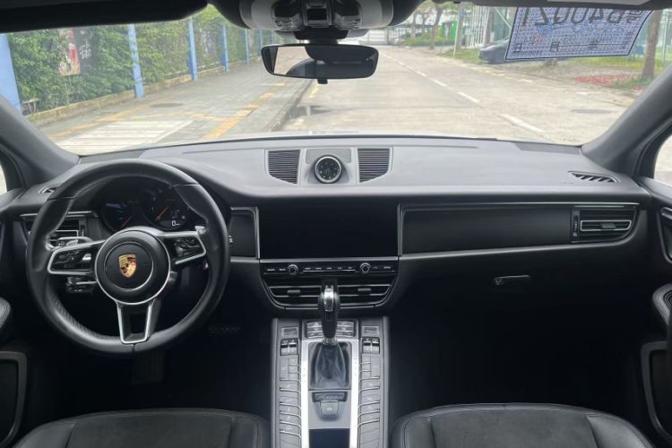Used Porsche Macan 2021 Macan 2.0T Interior 4