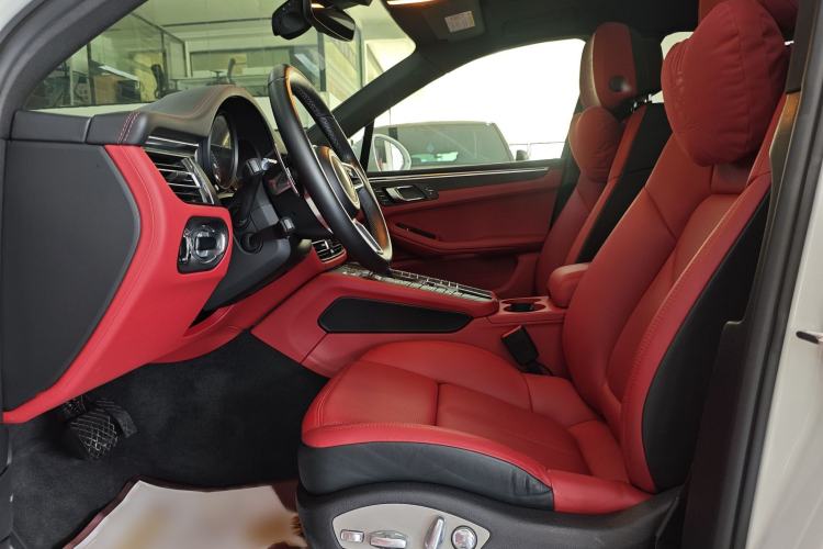 Used Porsche Macan 2021 Macan 2.0T Interior 5