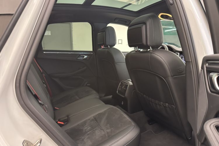 Used Porsche Macan 2021 Macan 2.0T Interior 8