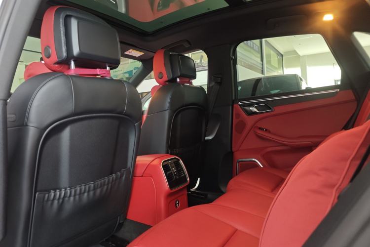 Used Porsche Macan 2021 Macan 2.0T Interior 9