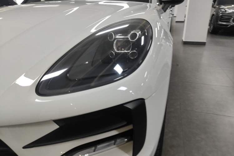 Used Porsche Macan 2021 Macan 2.0T Left Front Headlight