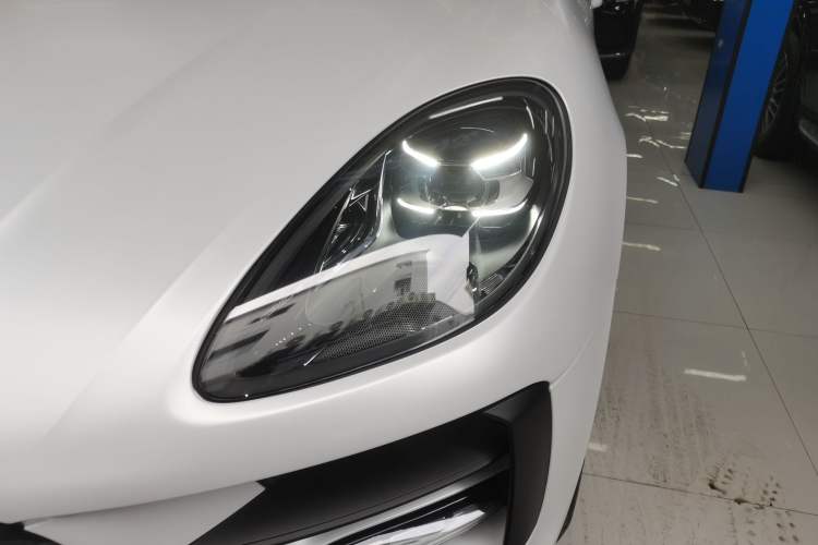 Used Porsche Macan 2021 Macan 2.0T Left Front Headlight