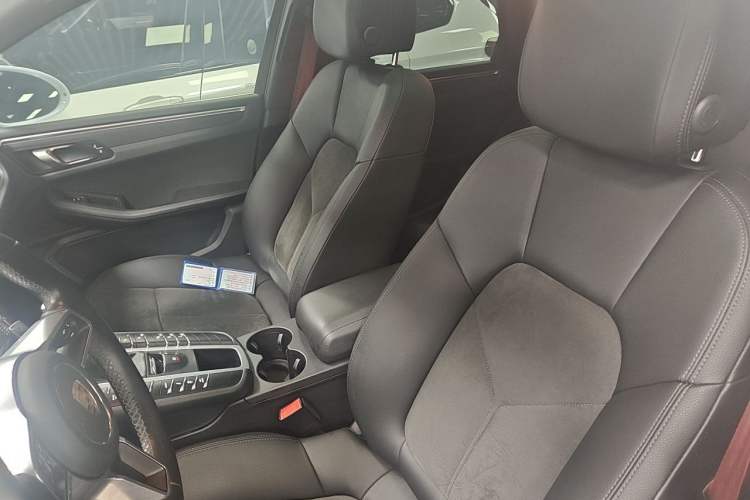Used Porsche Macan 2021 Macan 2.0T Left Front Seat