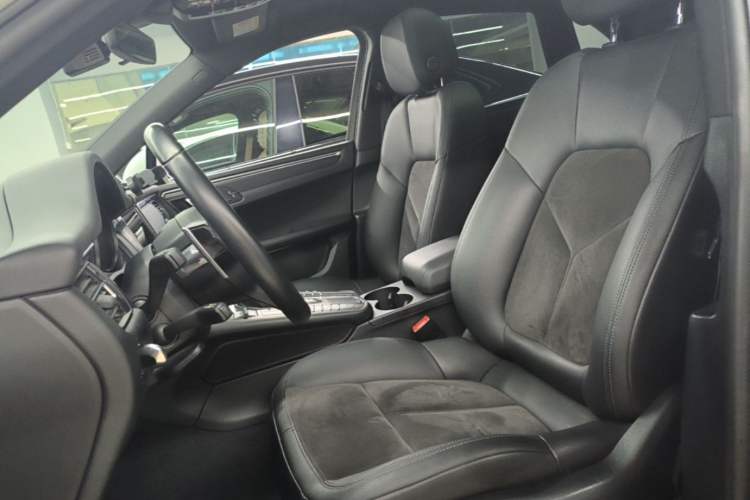 Used Porsche Macan 2021 Macan 2.0T Left Front Seat