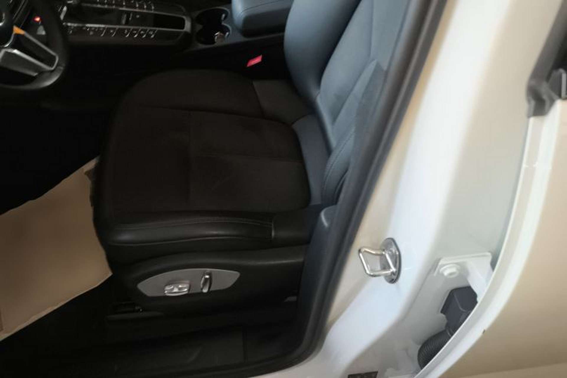 Used Porsche Macan 2021 Macan 2.0T Left Front Seat