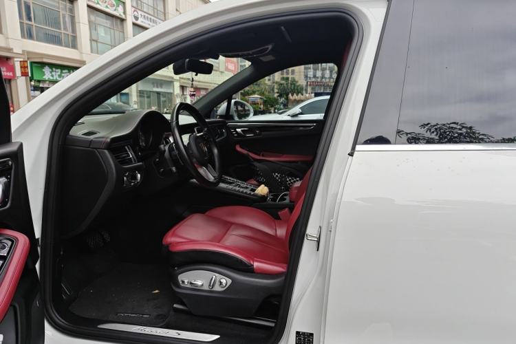 Used Porsche Macan 2021 Macan S 3.0T Left Front Seat