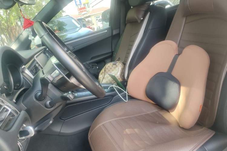 Used Porsche Macan 2021 Macan 2.0T Left Front Seat