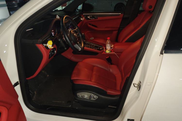 Used Porsche Macan 2021 Macan 2.0T Left Front Seat