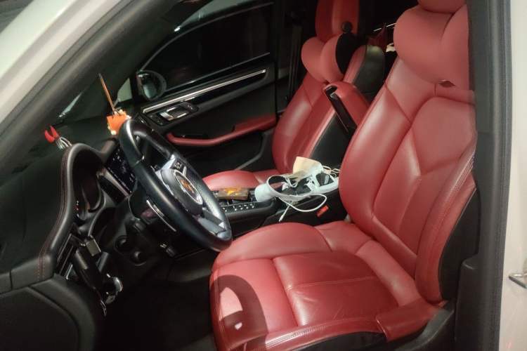 Used Porsche Macan 2021 Macan 2.0T Left Front Seat
