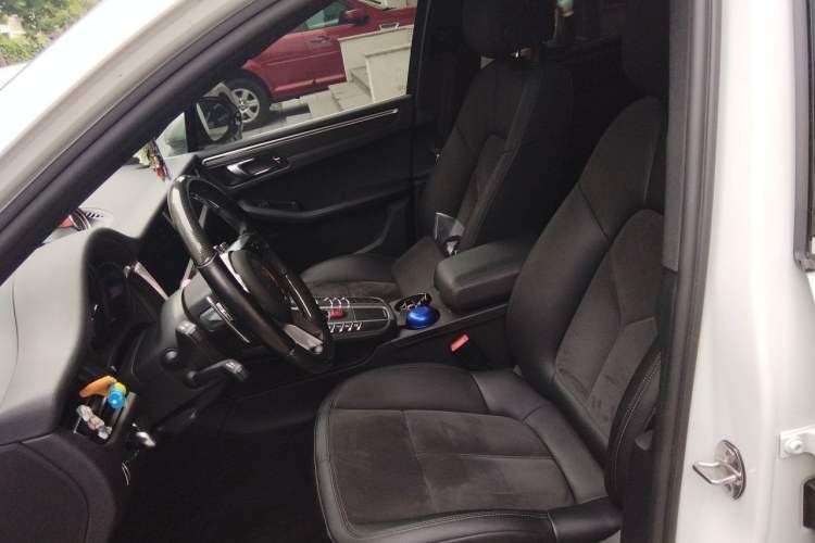 Used Porsche Macan 2021 Macan 2.0T Left Front Seat
