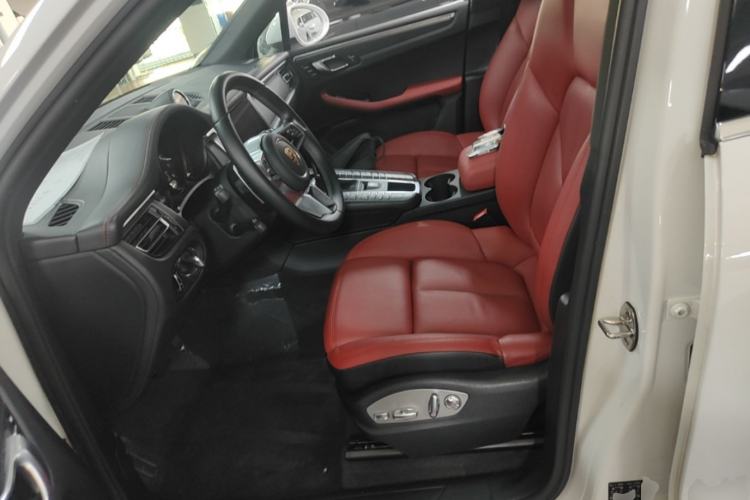 Used Porsche Macan 2021 Macan 2.0T Left Front Seat