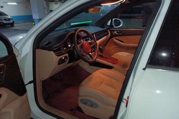 Used Porsche Macan 2021 Macan 2.0T Left Front Seat