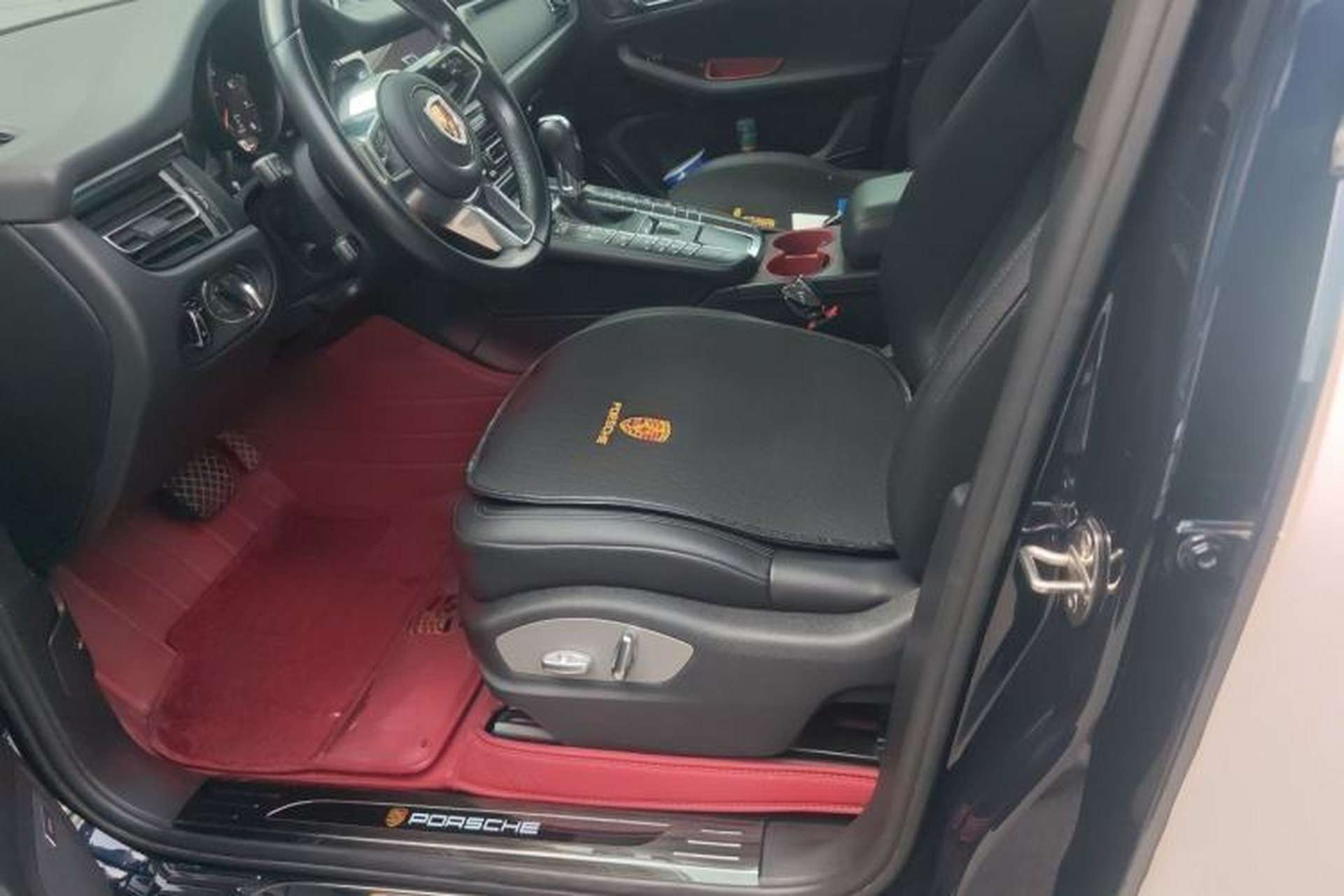 Used Porsche Macan 2021 Macan 2.0T Left Front Seat