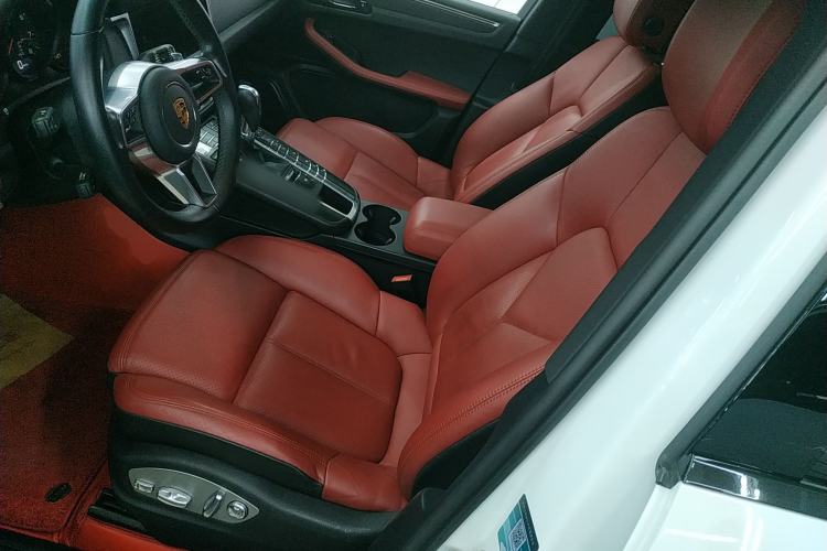 Used Porsche Macan 2021 Macan 2.0T Left Front Seat