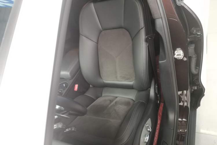 Used Porsche Macan 2021 Macan 2.0T Left Front Seat