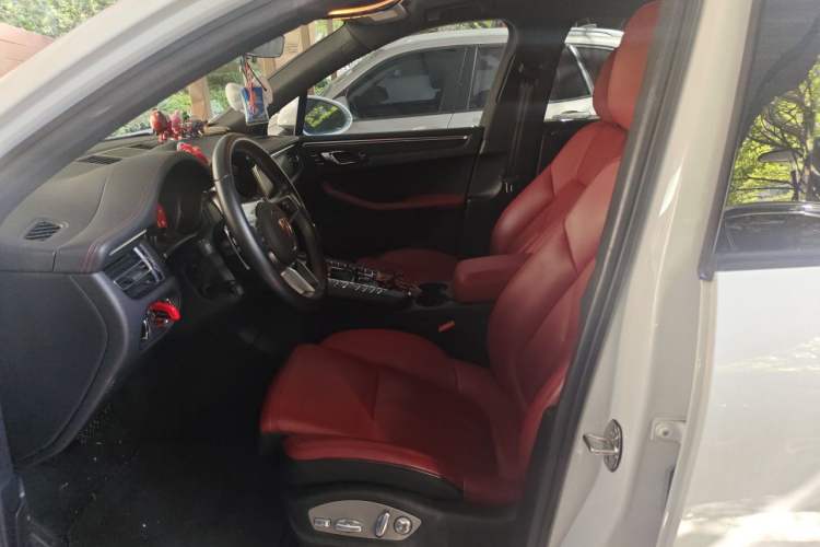 Used Porsche Macan 2021 Macan 2.0T Left Front Seat