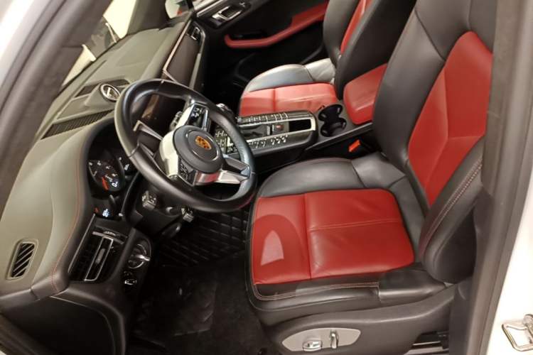 Used Porsche Macan 2021 Macan 2.0T Left Front Seat