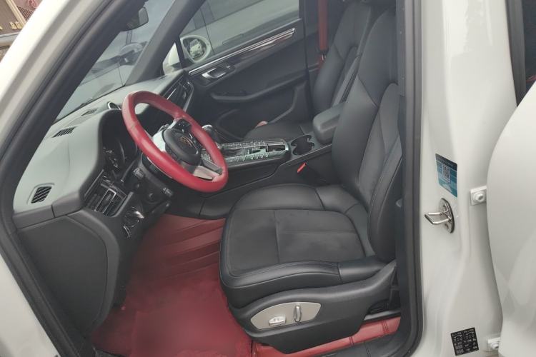 Used Porsche Macan 2021 Macan 2.0T Left Front Seat