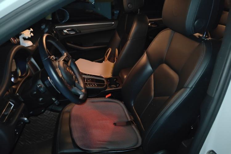 Used Porsche Macan 2021 Macan 2.0T Left Front Seat