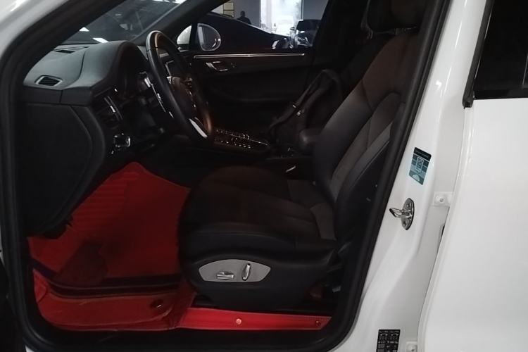 Used Porsche Macan 2021 Macan 2.0T Left Front Seat