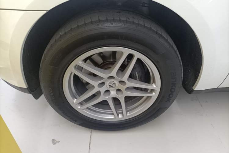Used Porsche Macan 2021 Macan 2.0T Left Front Wheel Hub