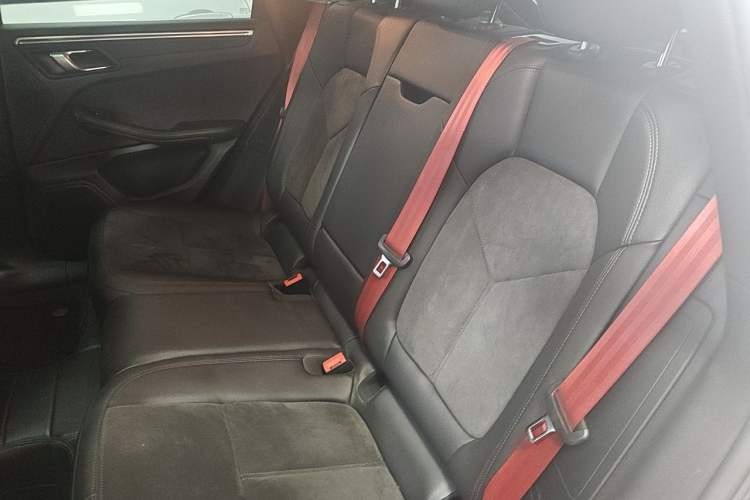 Used Porsche Macan 2021 Macan 2.0T Left Rear Seat
