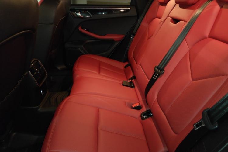 Used Porsche Macan 2021 Macan 2.0T Left Rear Seat