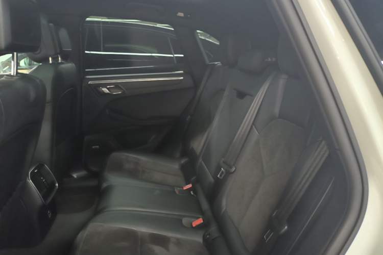 Used Porsche Macan 2021 Macan 2.0T Left Rear Seat