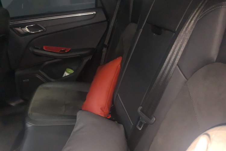 Used Porsche Macan 2021 Macan 2.0T Left Rear Seat